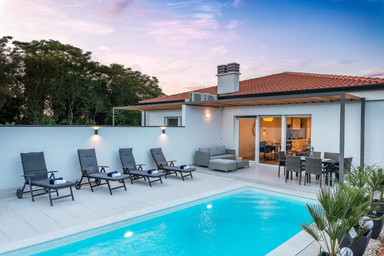 Villa Relax Home Sun อูมัค ภายนอก รูปภาพ